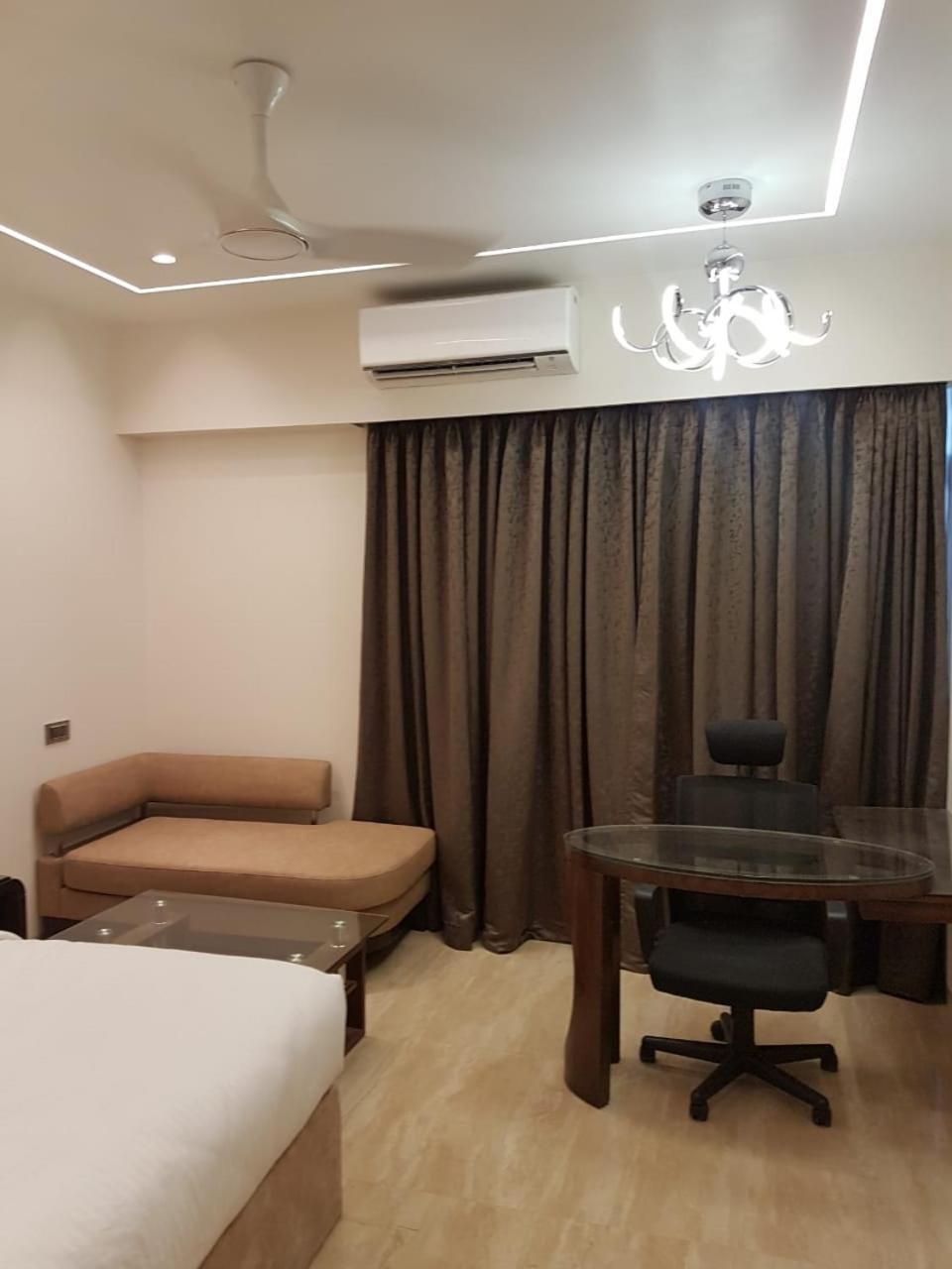 Hotel Royal Palace Jalgaon Ngoại thất bức ảnh