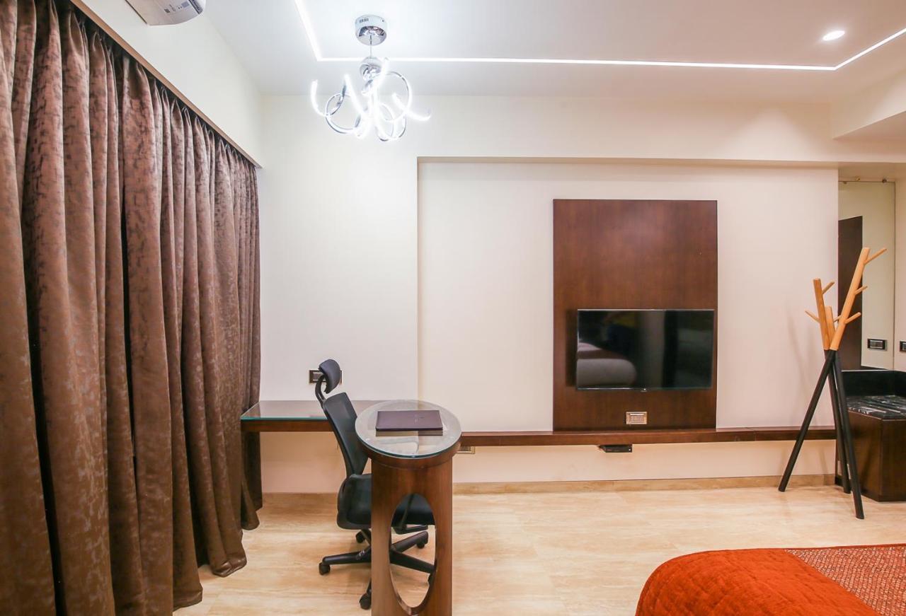 Hotel Royal Palace Jalgaon Ngoại thất bức ảnh