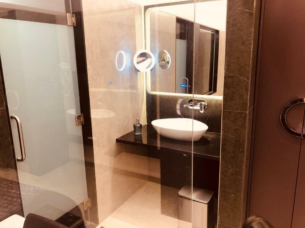Hotel Royal Palace Jalgaon Ngoại thất bức ảnh